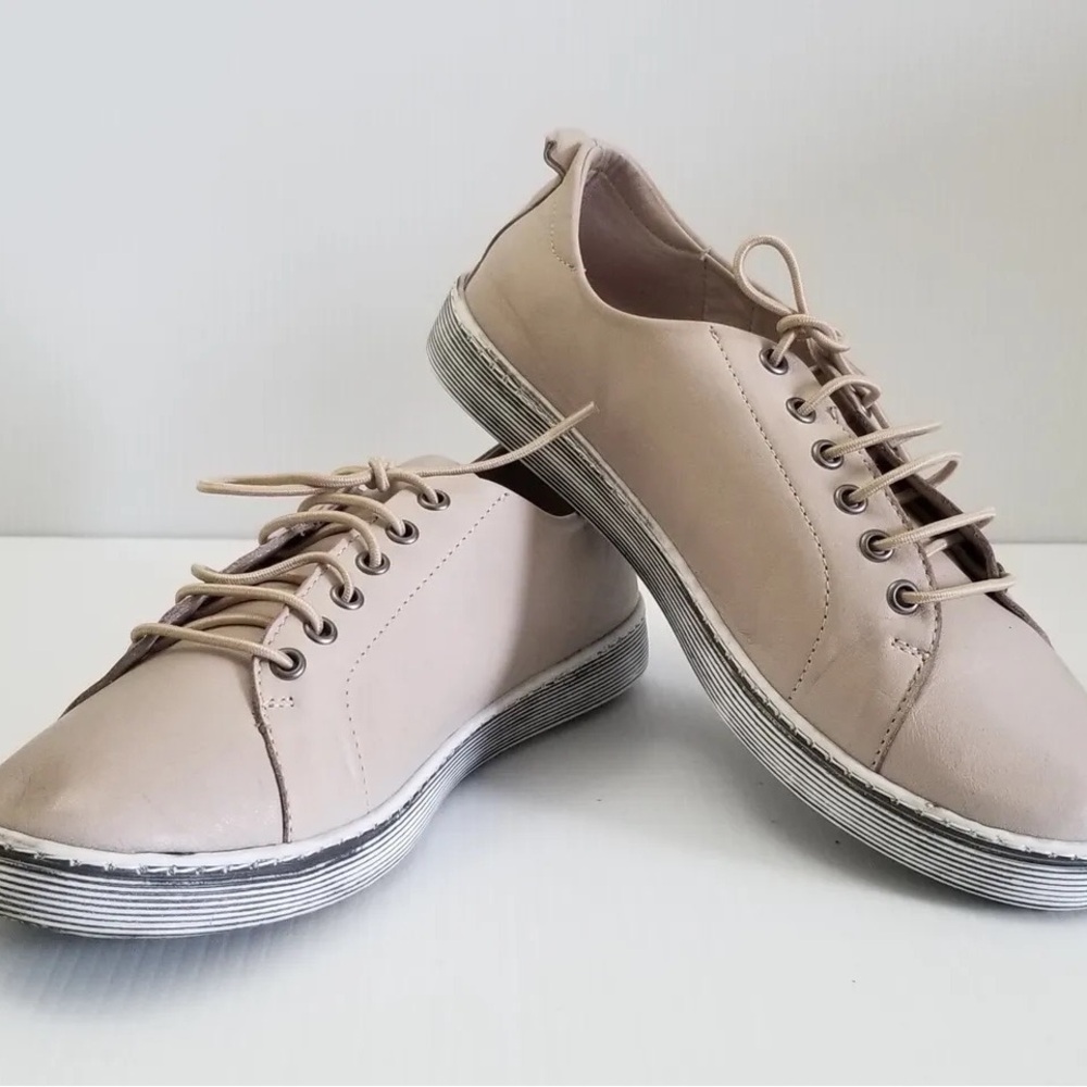 Molly Bessa leather sneaker shoes EUC worn once size 37 size 6/6.5